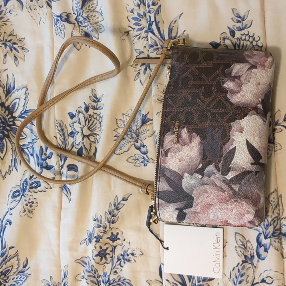 NWT Calvin Klein crossbody bag